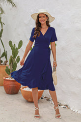 Robe longue irrégulière à manches courtes et col en V